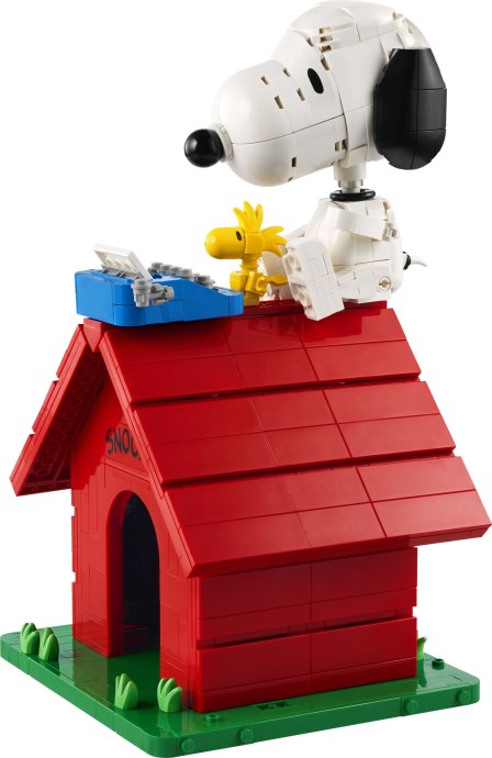 LEGO® Peanuts: Snoopy's Doghouse 21368