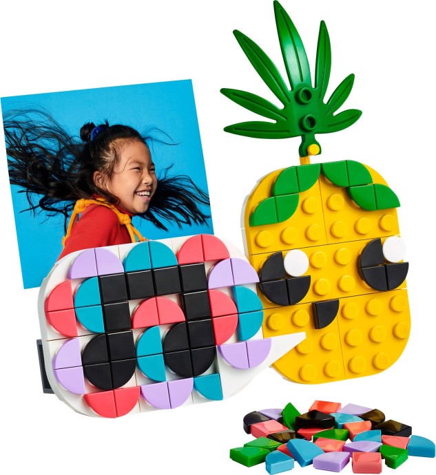 LEGO® Pineapple Photo Holder and Mini Board 30560