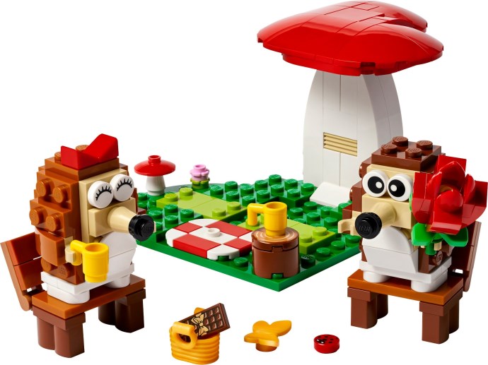 LEGO® Hedgehog Picnic Date 40711