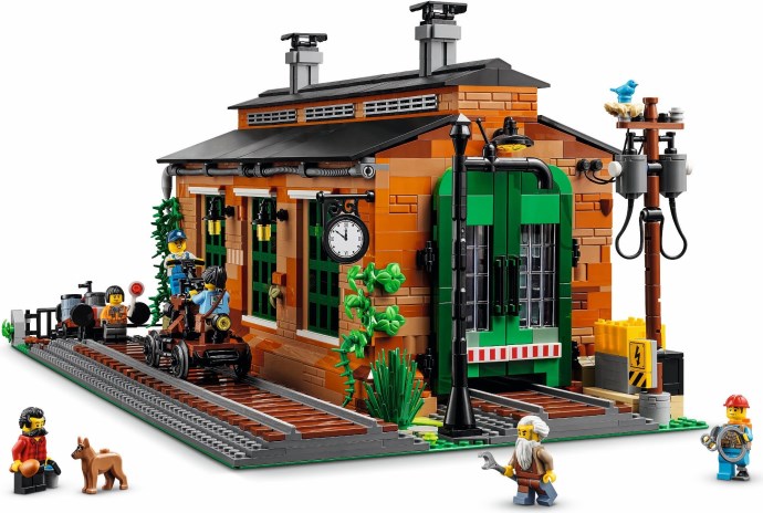 LEGO® Old Train Engine Shed 910033